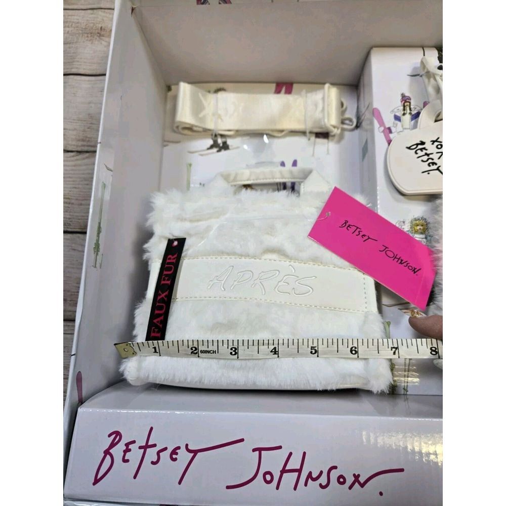 NWT Betsey‎ Johnson Gift Boxed 4 Pc Set Apres Hat, Handbag, strap, keychain - Picture 5 of 8